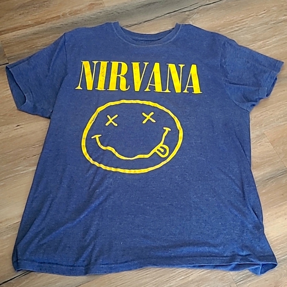 Tee shirt